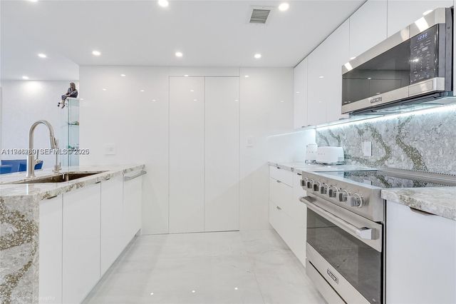 17201 Collins Ave 2409, Sunny Isles Beach, FL 33160