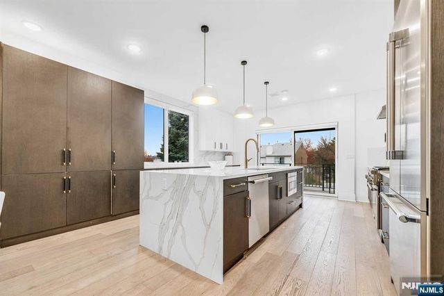 38 Hudson Avenue, Edgewater, NJ 07020