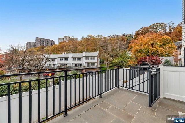 38 Hudson Avenue, Edgewater, NJ 07020