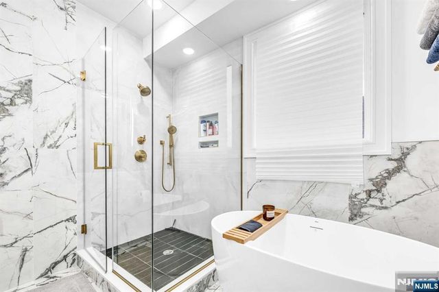 38 Hudson Avenue, Edgewater, NJ 07020