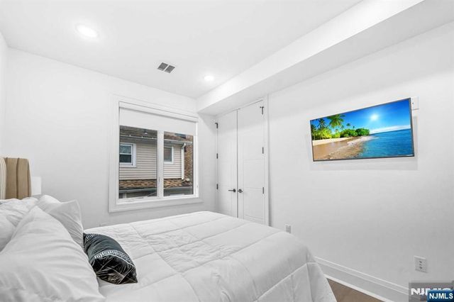 38 Hudson Avenue, Edgewater, NJ 07020