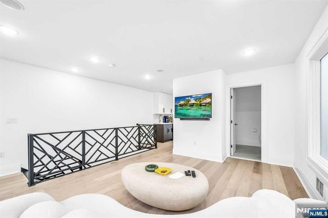 38 Hudson Avenue, Edgewater, NJ 07020