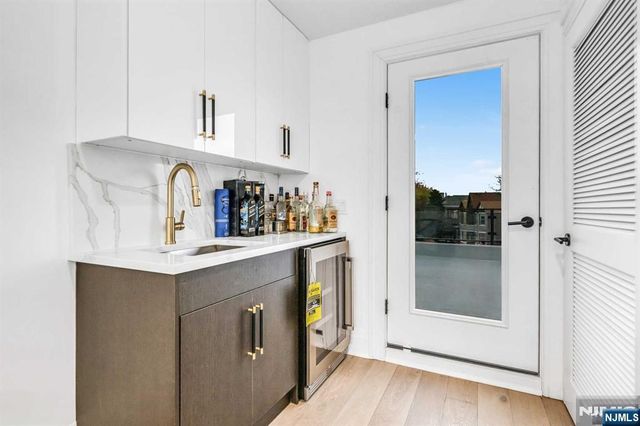 38 Hudson Avenue, Edgewater, NJ 07020