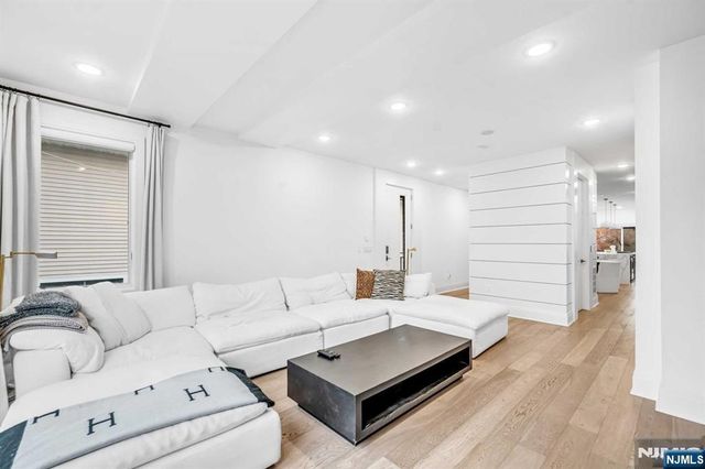 38 Hudson Avenue, Edgewater, NJ 07020