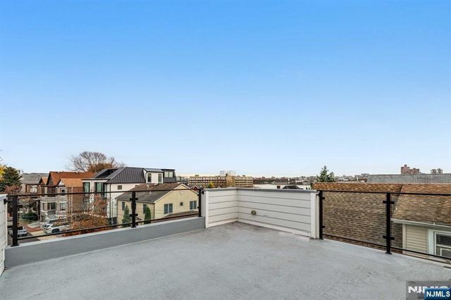 38 Hudson Avenue, Edgewater, NJ 07020