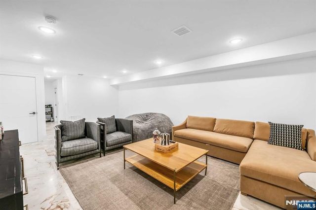 38 Hudson Avenue, Edgewater, NJ 07020