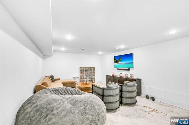 38 Hudson Avenue, Edgewater, NJ 07020