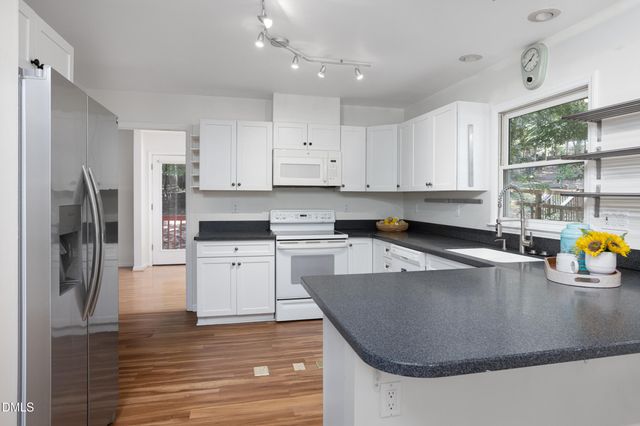 211 Oxford Hills Drive, Chapel Hill, NC 27514