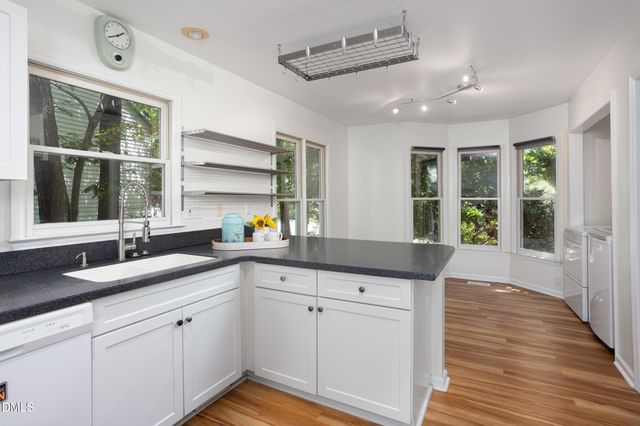 211 Oxford Hills Drive, Chapel Hill, NC 27514