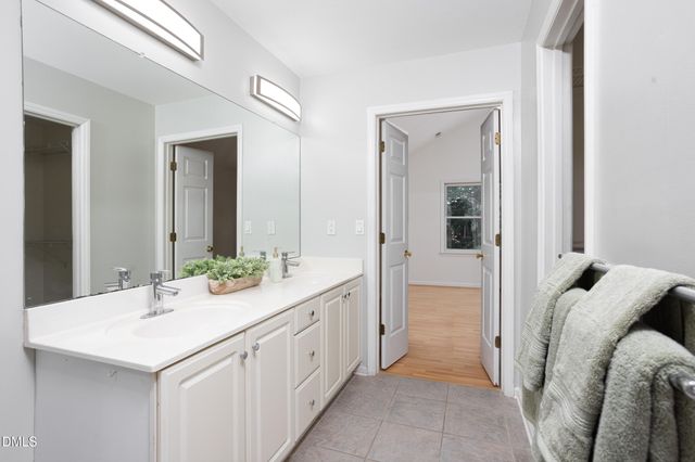 211 Oxford Hills Drive, Chapel Hill, NC 27514