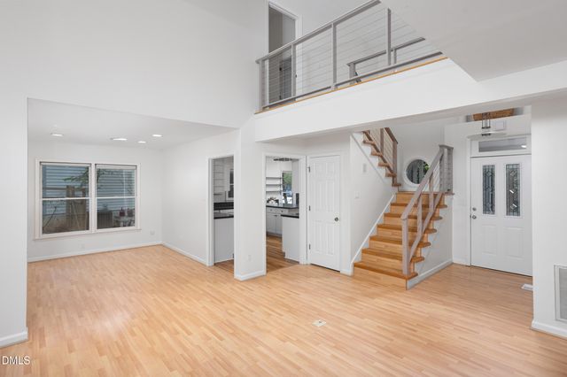 211 Oxford Hills Drive, Chapel Hill, NC 27514
