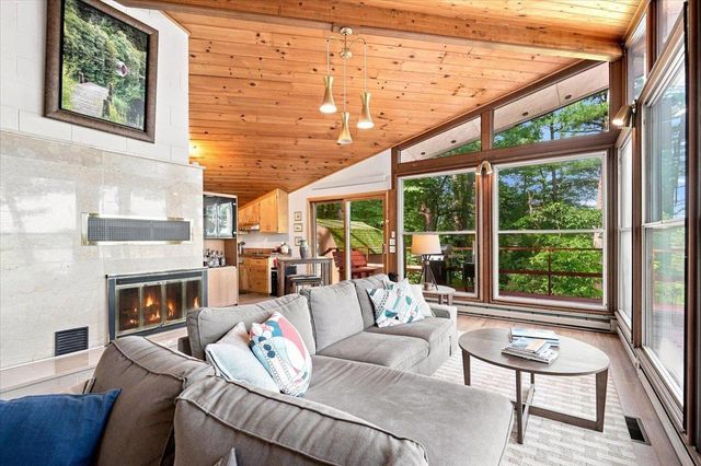 W10192 Schiefelbein Road, Poynette, WI 53955