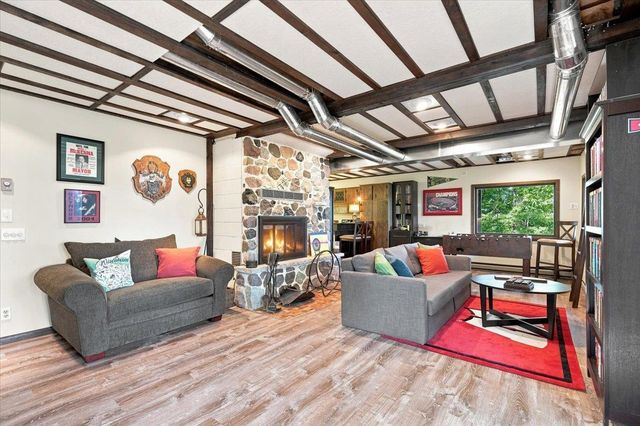 W10192 Schiefelbein Road, Poynette, WI 53955