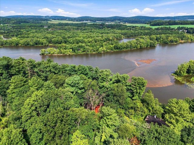 W10192 Schiefelbein Road, Poynette, WI 53955