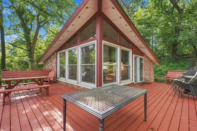 W10192 Schiefelbein Road, Poynette, WI 53955