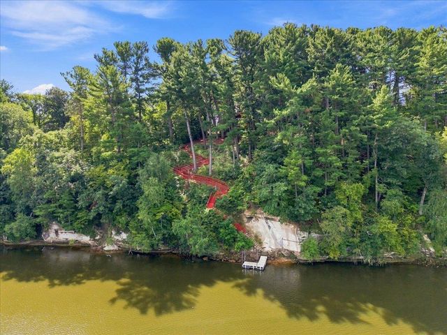 W10192 Schiefelbein Road, Poynette, WI 53955