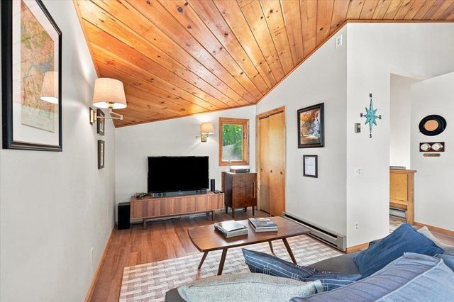 W10192 Schiefelbein Road, Poynette, WI 53955