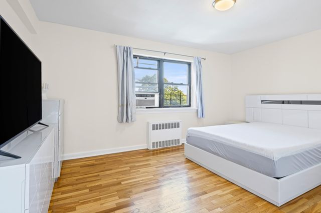 14710 84th Rd Apt 4G, New York City, NY 11435
