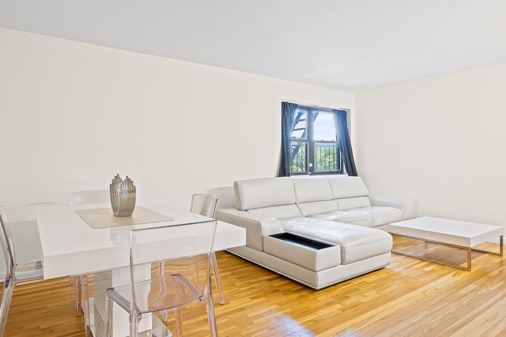14710 84th Rd Apt 4G, New York City, NY 11435