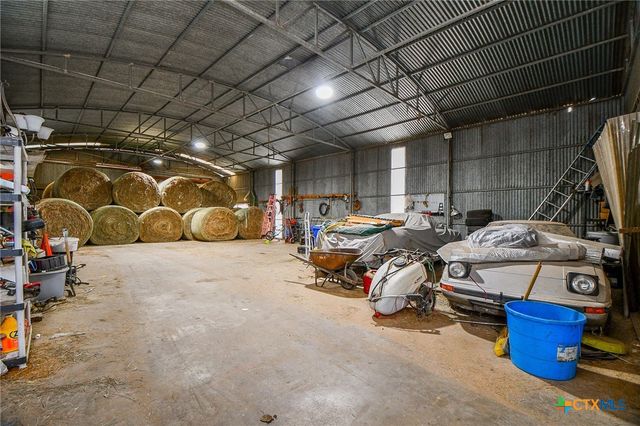 1093 Sunderman Road, Alleyton, TX 78935