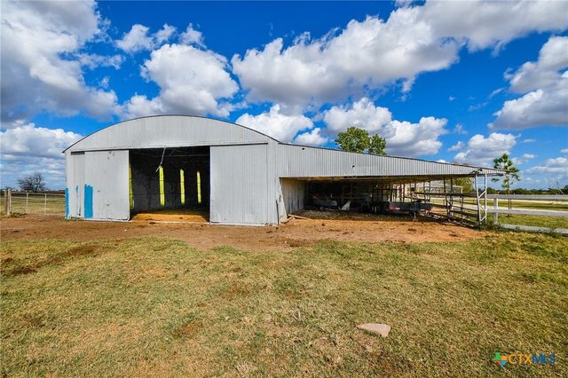 1093 Sunderman Road, Alleyton, TX 78935