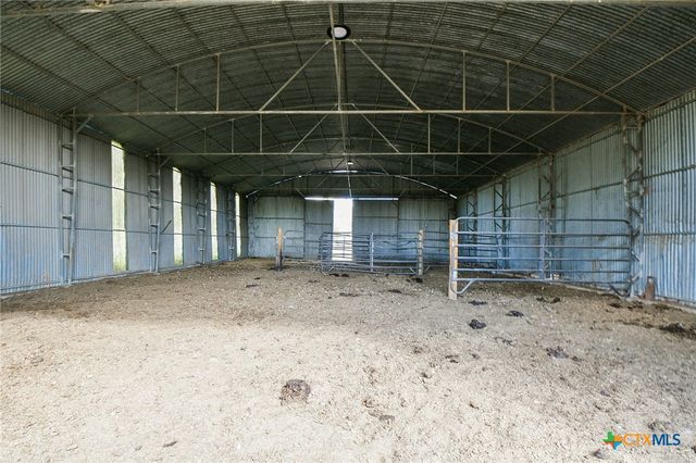 1093 Sunderman Road, Alleyton, TX 78935