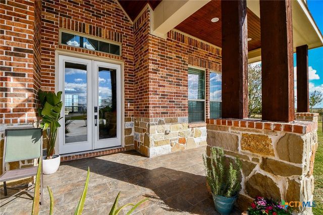 1093 Sunderman Road, Alleyton, TX 78935