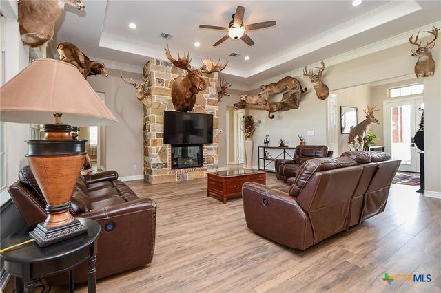 1093 Sunderman Road, Alleyton, TX 78935