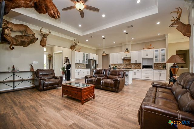 1093 Sunderman Road, Alleyton, TX 78935