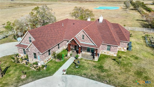 1093 Sunderman Road, Alleyton, TX 78935