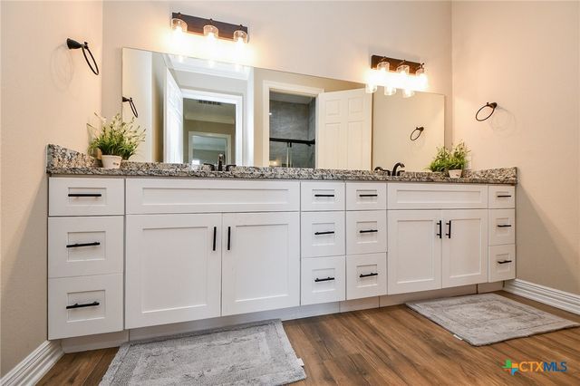 1093 Sunderman Road, Alleyton, TX 78935