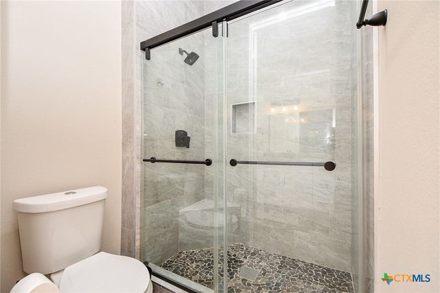 1093 Sunderman Road, Alleyton, TX 78935