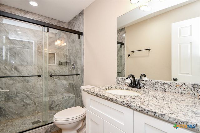 1093 Sunderman Road, Alleyton, TX 78935