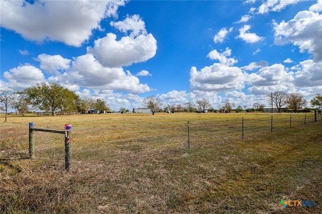 1093 Sunderman Road, Alleyton, TX 78935