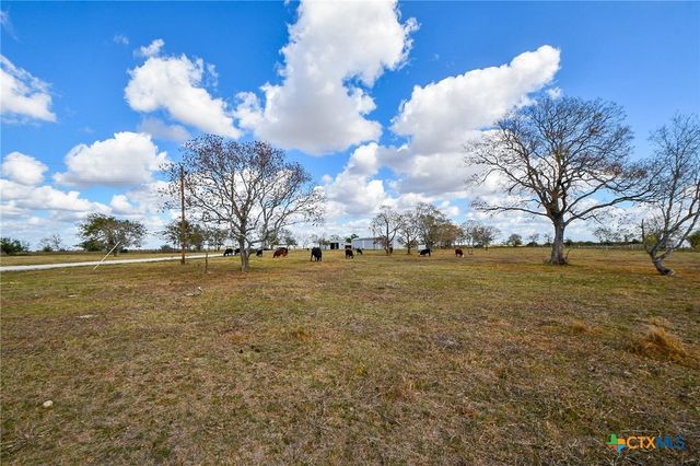 1093 Sunderman Road, Alleyton, TX 78935