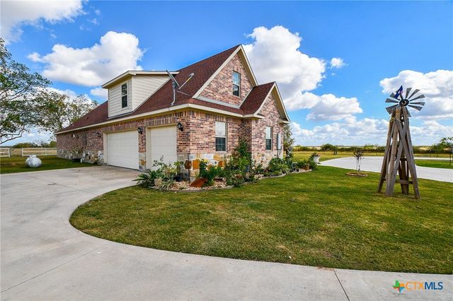 1093 Sunderman Road, Alleyton, TX 78935