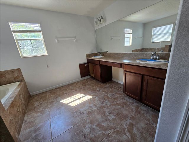 1803 PALM WARBLER LANE, Ruskin, FL 33570