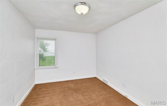1802 S New Florissant Road, Florissant, MO 63031