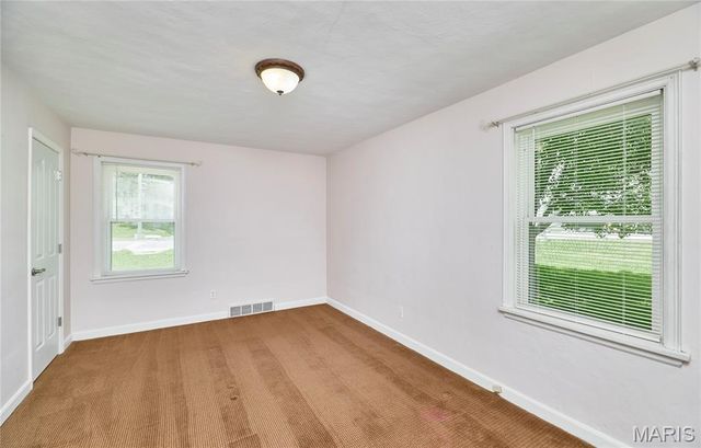 1802 S New Florissant Road, Florissant, MO 63031