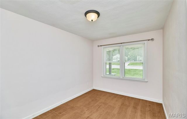 1802 S New Florissant Road, Florissant, MO 63031