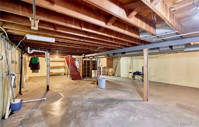 1802 S New Florissant Road, Florissant, MO 63031