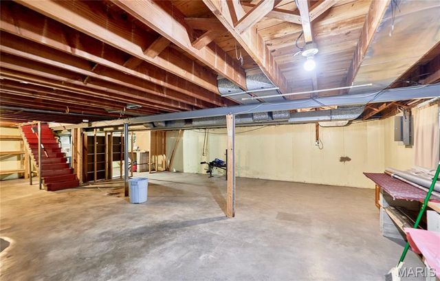 1802 S New Florissant Road, Florissant, MO 63031