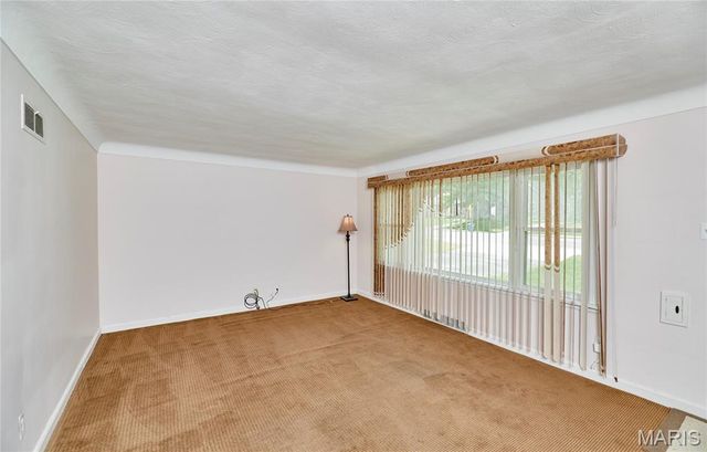 1802 S New Florissant Road, Florissant, MO 63031