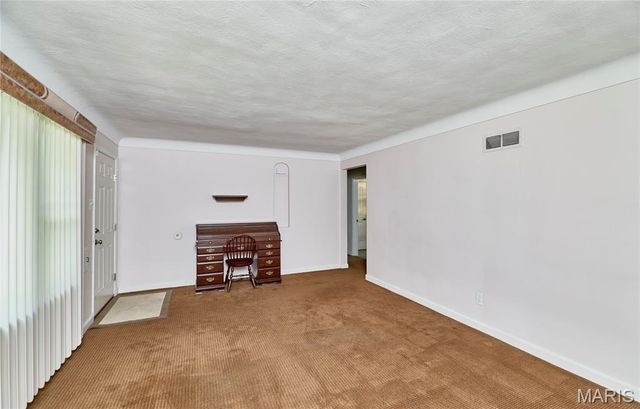 1802 S New Florissant Road, Florissant, MO 63031