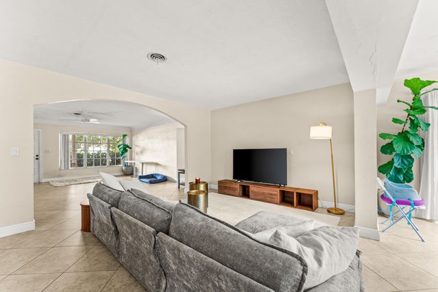 1270 SW 8th Street, Boca Raton, FL 33486