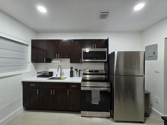1273 NW 24th Street, Miami, FL 33142