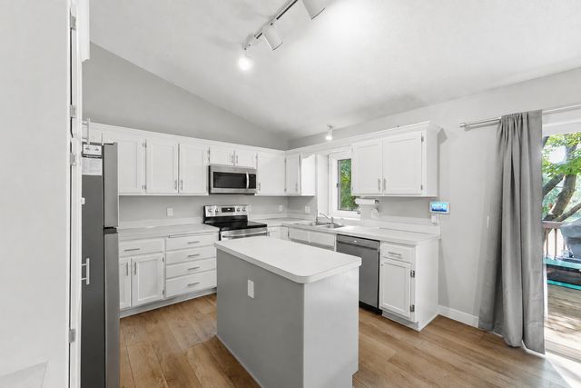 10920 Xeon Street NW, Coon Rapids, MN 55433