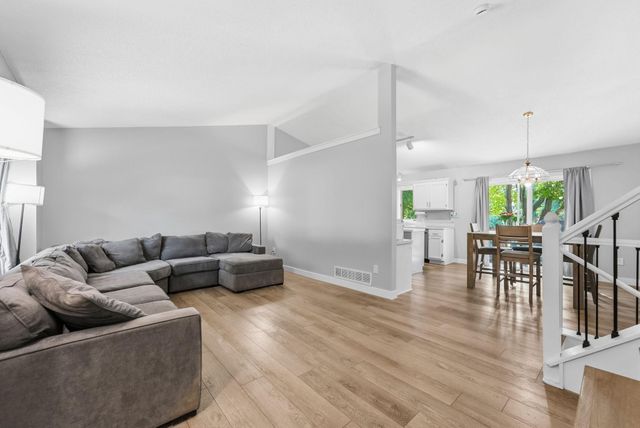 10920 Xeon Street NW, Coon Rapids, MN 55433