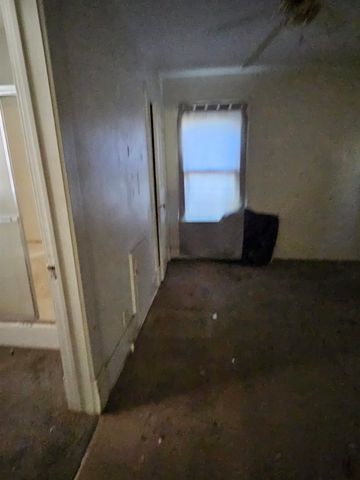 813 University Pl, Salina, KS 67401