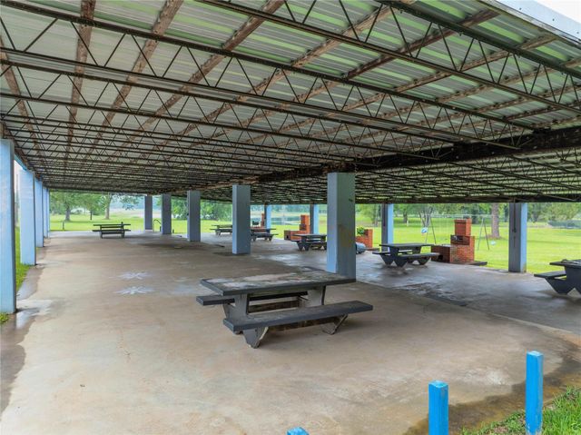 51 Corrigan Avenue, Shepherd, TX 77371
